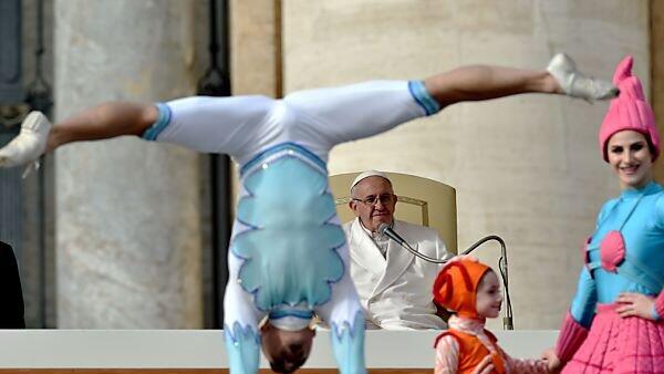 Papst dankte den Artisten: "Schönheit bringt uns Gott näher"