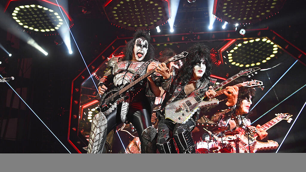 Kiss