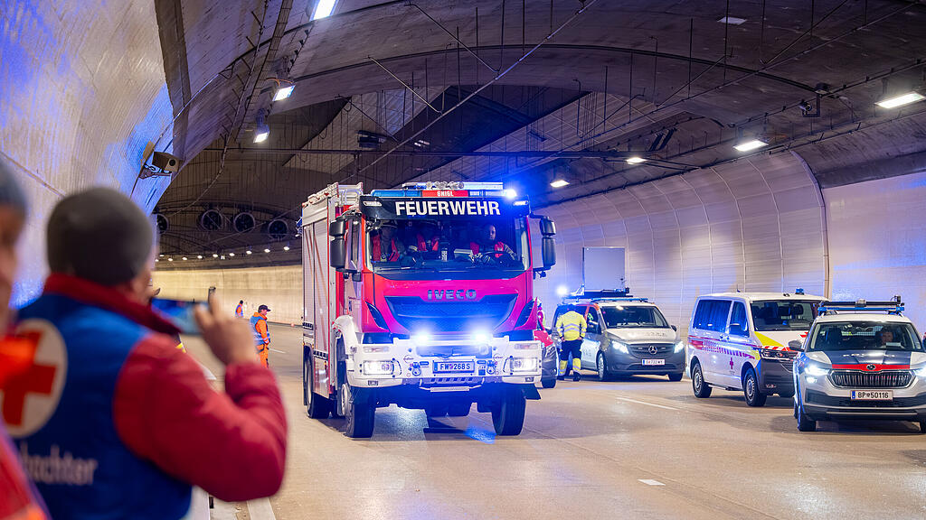 Große Einsatzübung im Lieferinger-Tunnel