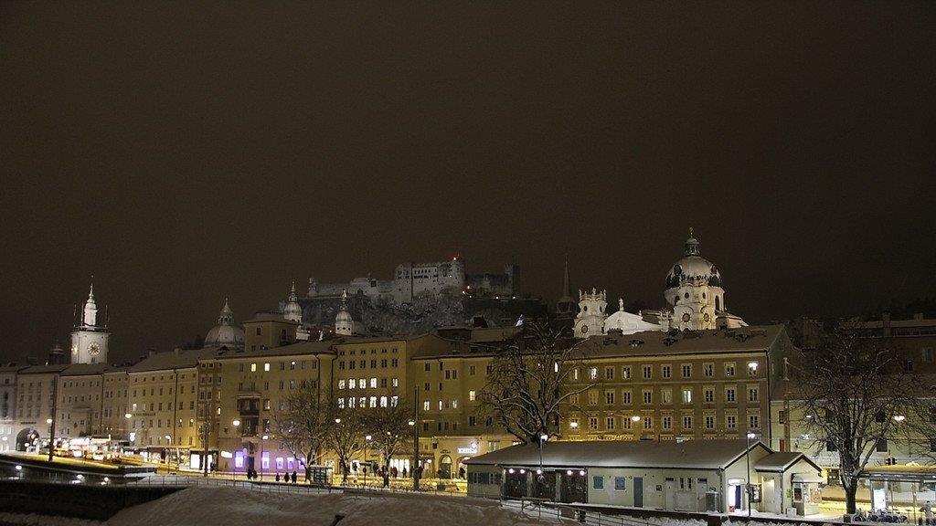 Winternacht in der Stadt Salzburg