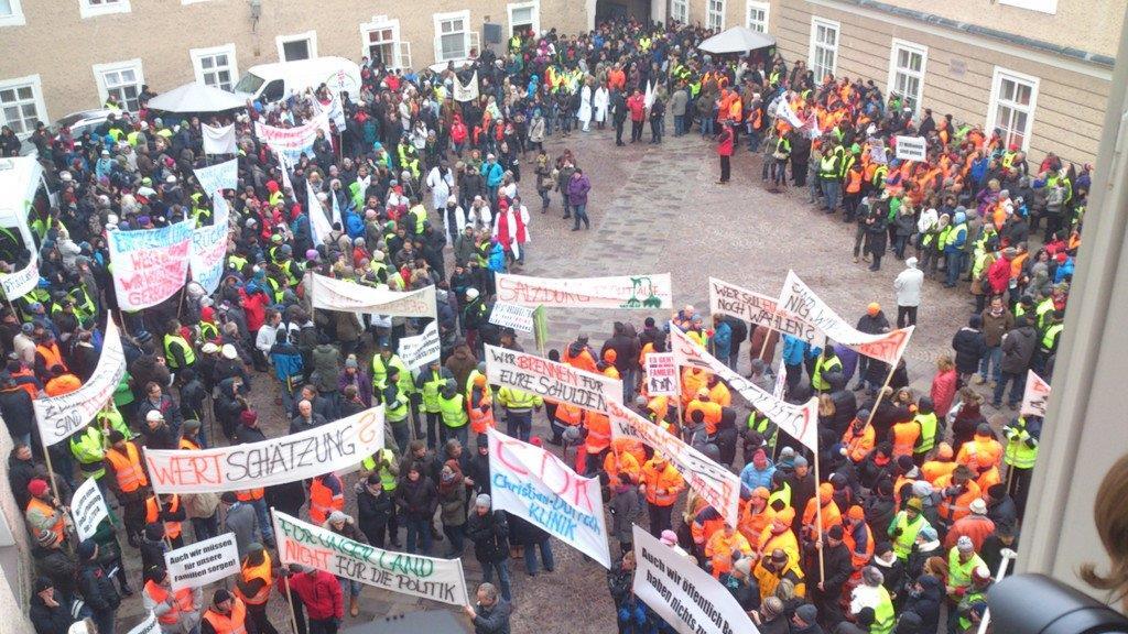 Protestmarsch zum Chiemseehof