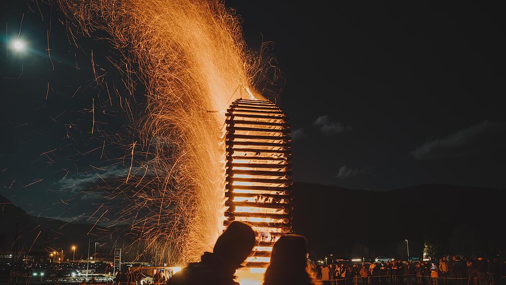 Osterfeuer im Lungau