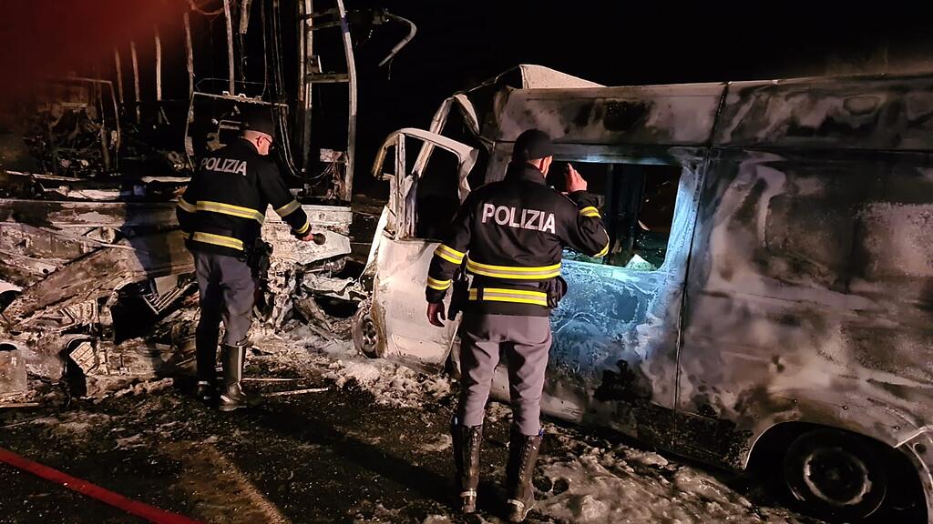 Unfall Italien Bus Krankenwagen
