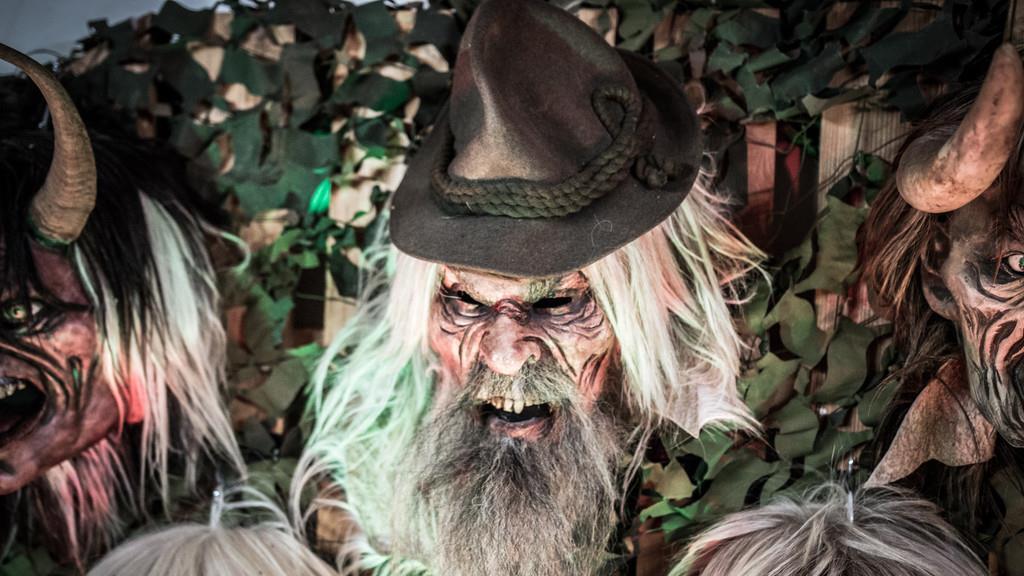Maskenausstellung in der Alten Saline