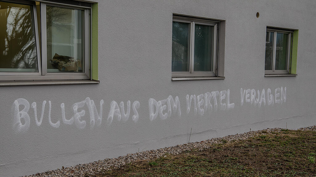 20200220_fmt_hass_schmiererei_polizeischule_mw-2.jpg