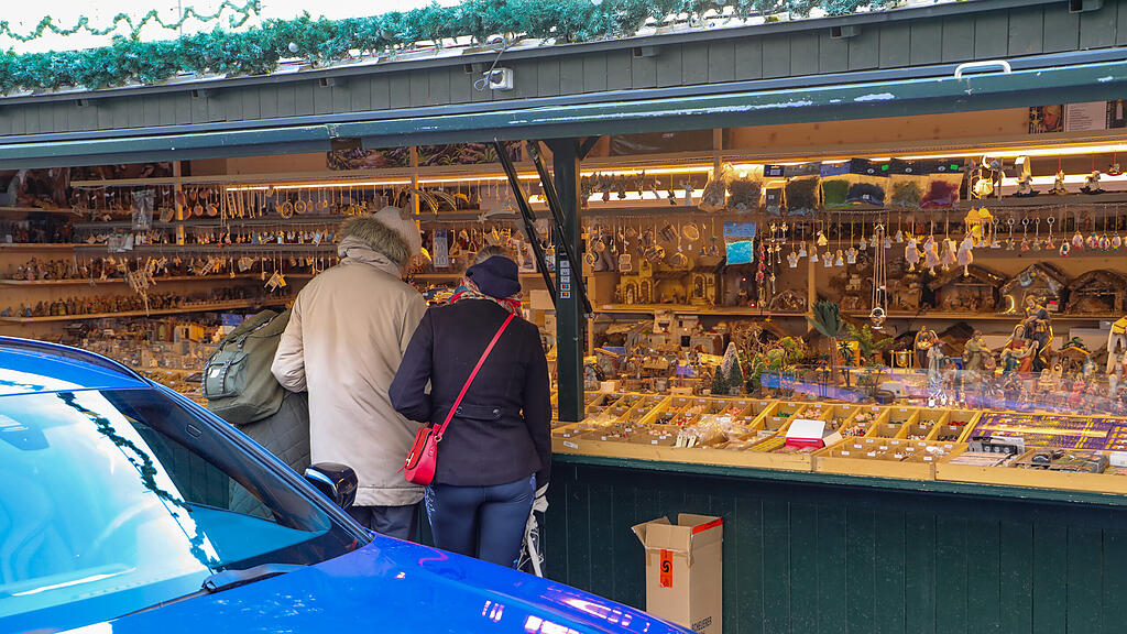Aufbau Salzburger Christkindlmarkt, 14.11.2024