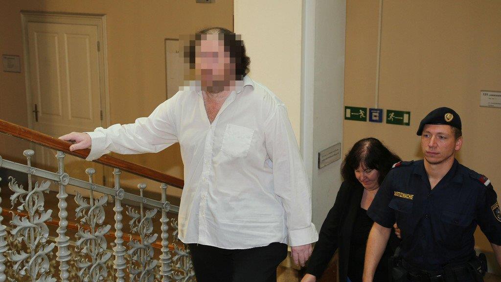 Salzburger bedroht Augenarzt