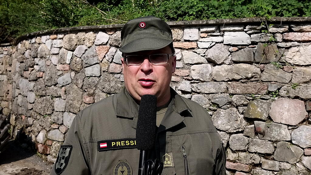 Aufr\u00e4umarbeiten in Hallein