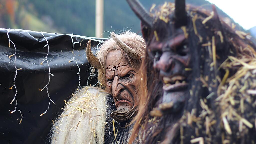 Maskenausstellung "Grossarler Gschlacht"