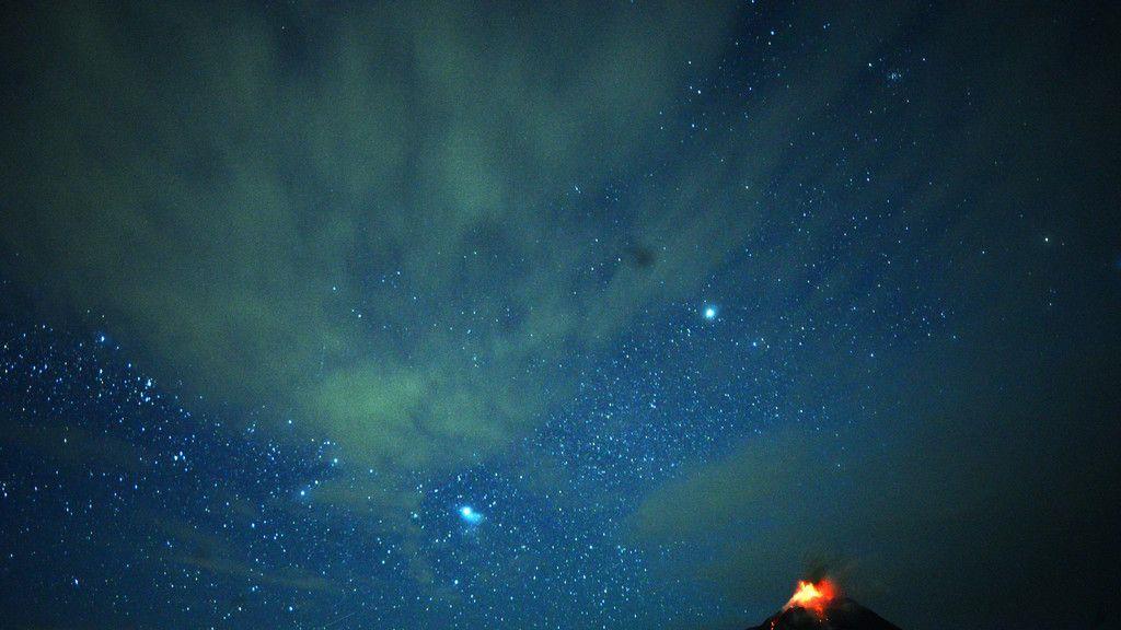 Vulkan Sinabung spuckt Rekordmenge Asche und Gas aus