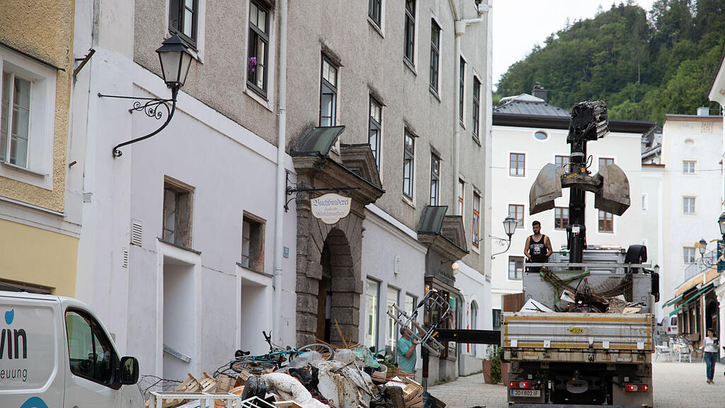 Aufr\u00e4umen in Hallein, DI