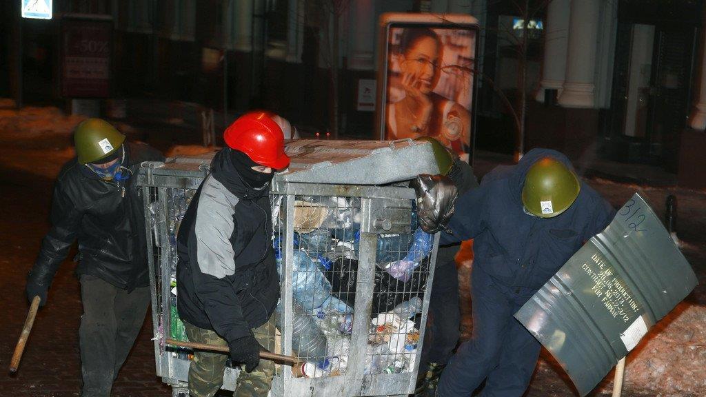 Machtkampf in der Ukraine: Proteste in Kiew