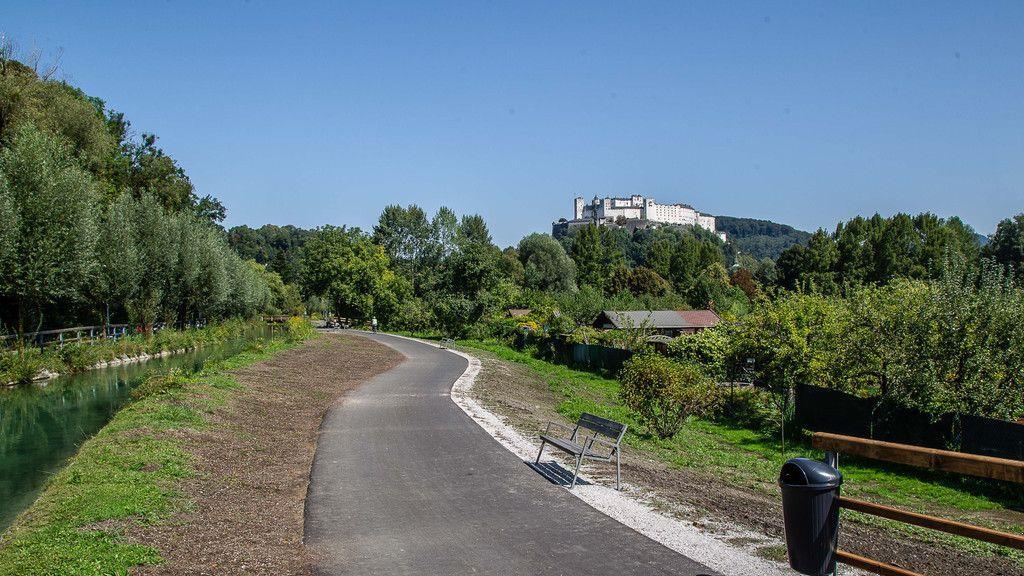 Neuer Rad- und Gehweg am Almkanal