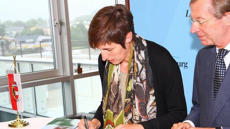 Abkommen unterzeichnet, II