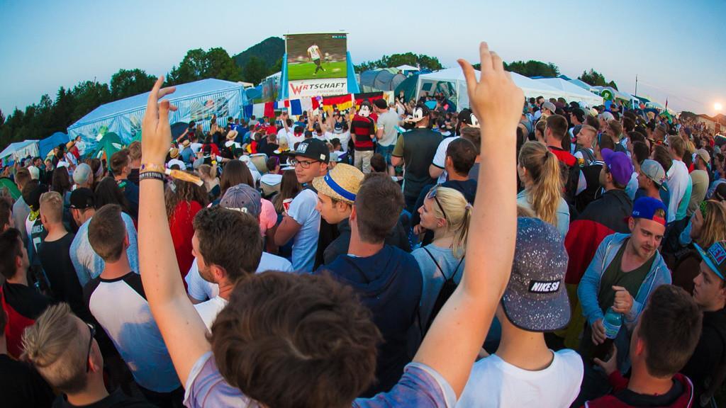 Electric Love Festival 2016: Tag 1, Public Viewing