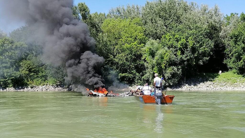 Sportboot, Orth an der Donau