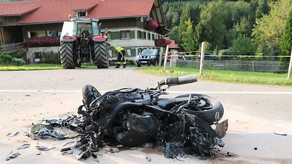 Gerade im Sommer ereignen sich viele Motorradunfälle