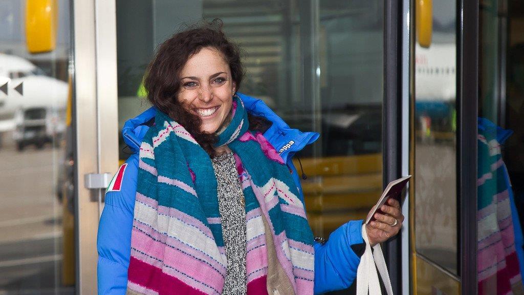 Ski-Damen heben von Salzburg ab
