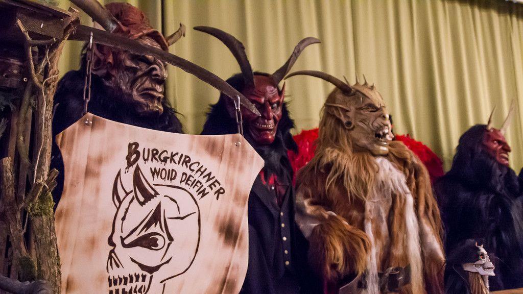 Maskenausstellung der Maxglaner Teufel