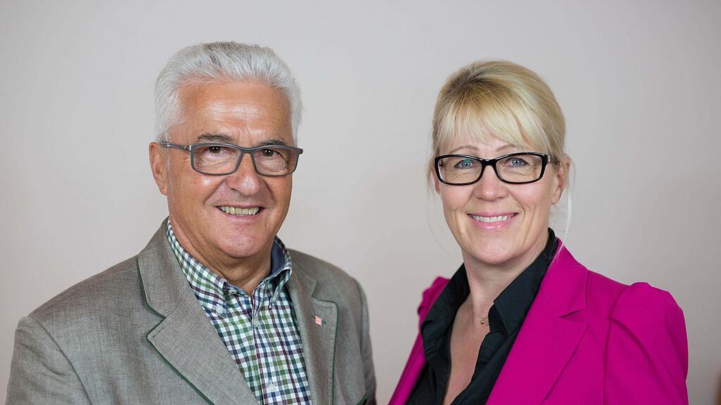Der Lender Bürgermeister Peter Eder mit der Gemeinderätin Michaela Höfelsauer.