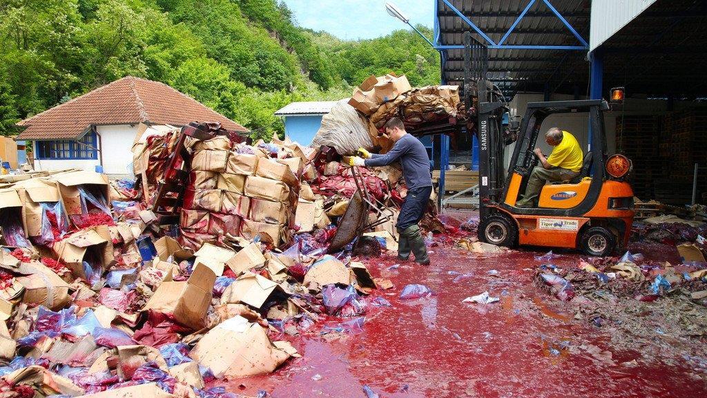 Verwüstungen in Bosnien und Serbien