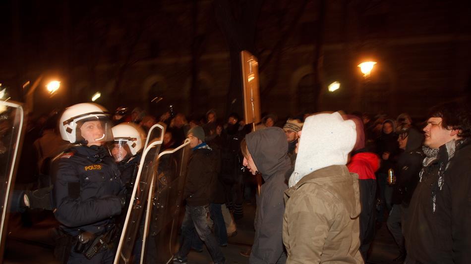 WKR-Ball 2012: Demos (Flo)