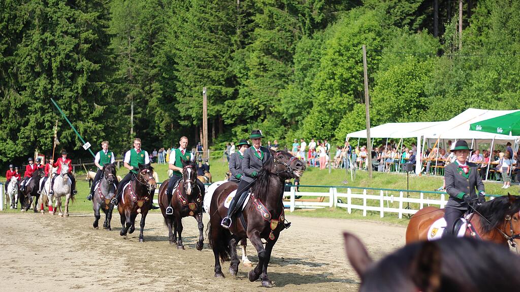 Pfingst-Reiterfest bei Schloss Moosham in Unternberg