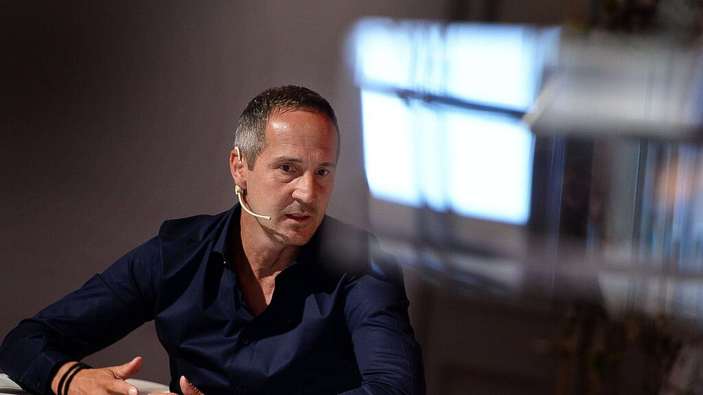 Ex-Salzburg-Coach Adi Hütter lässt seine Zukunft offen.