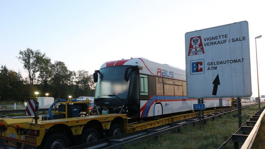 Mega-Obus in Salzburg angekommen