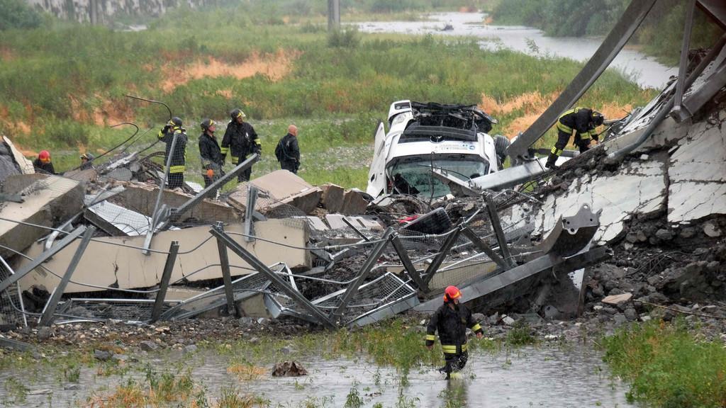Autobahnbrücke in Genua eingestürzt